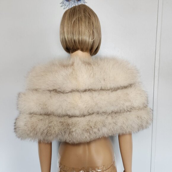 554 Fox fur shawl - Picture 2 of 5